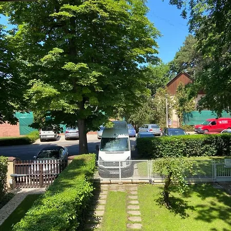 Jokai Park Nyaralo Сasa de vacaciones *